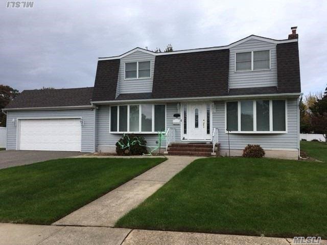 #1 photo, 7 Alexander Drive, Farmingdale , NY 11735