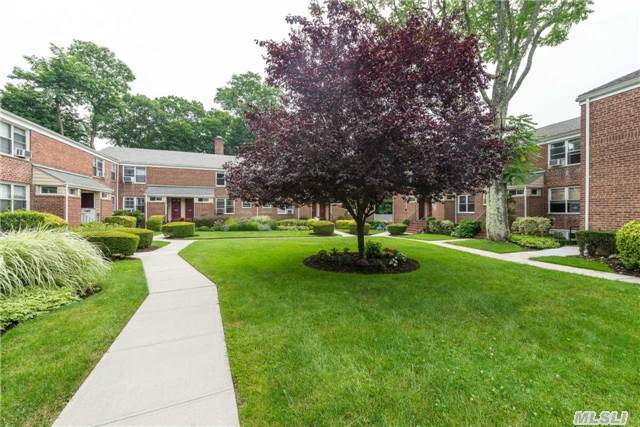 #1 photo, 75 Edwards Street, Roslyn Heights , NY 11577