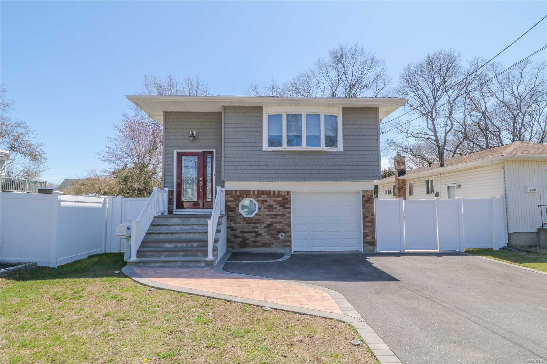 #1 photo, 232 W 1st Street, サフォーク郡 West Islip , NY 11795