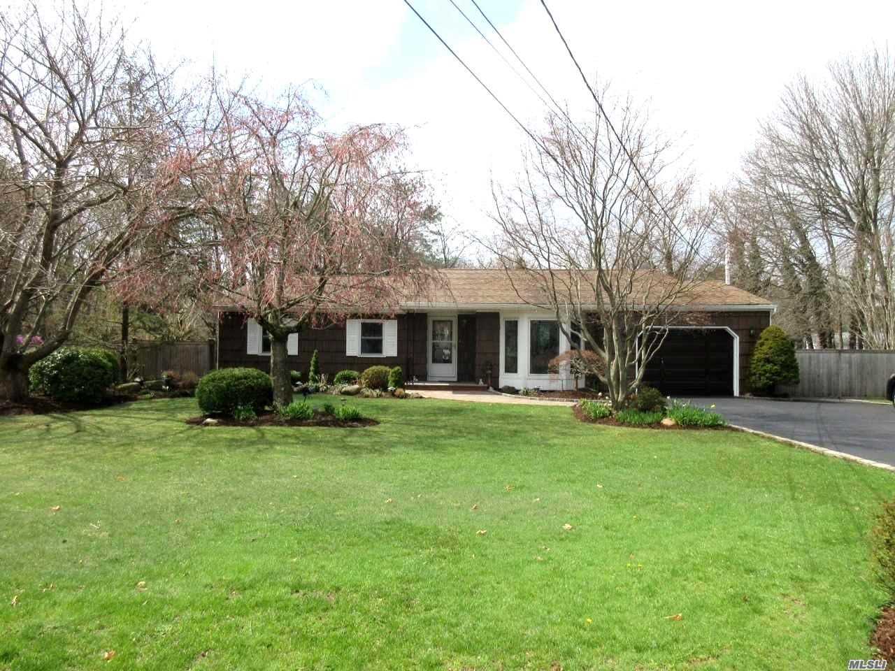 #1 photo, 666 Lanson Street, Саффолк ‖ Bohemia , NY 11716