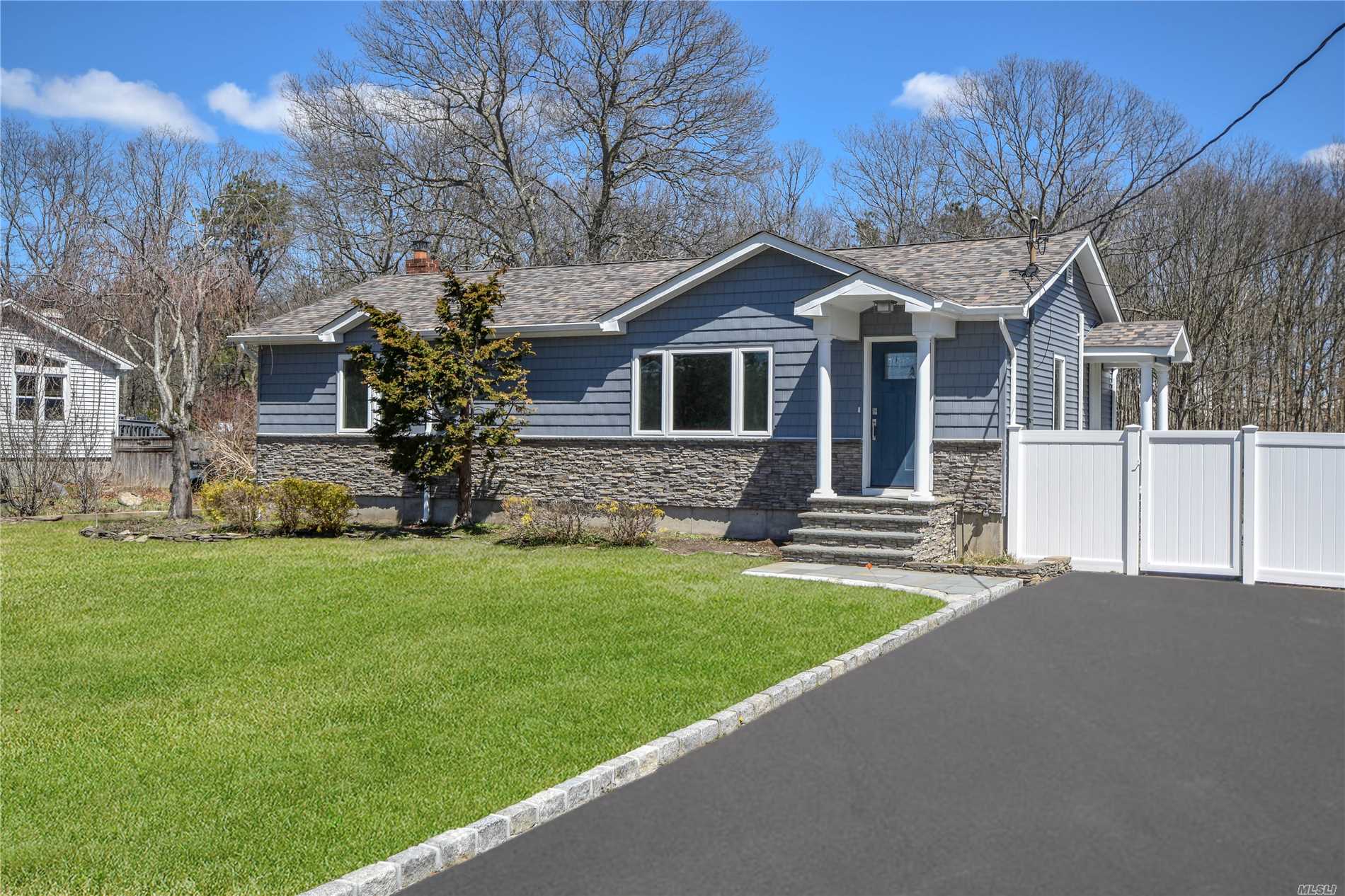 #1 photo, 685 Waverly Avenue, Саффолк ‖ Holtsville , NY 11742