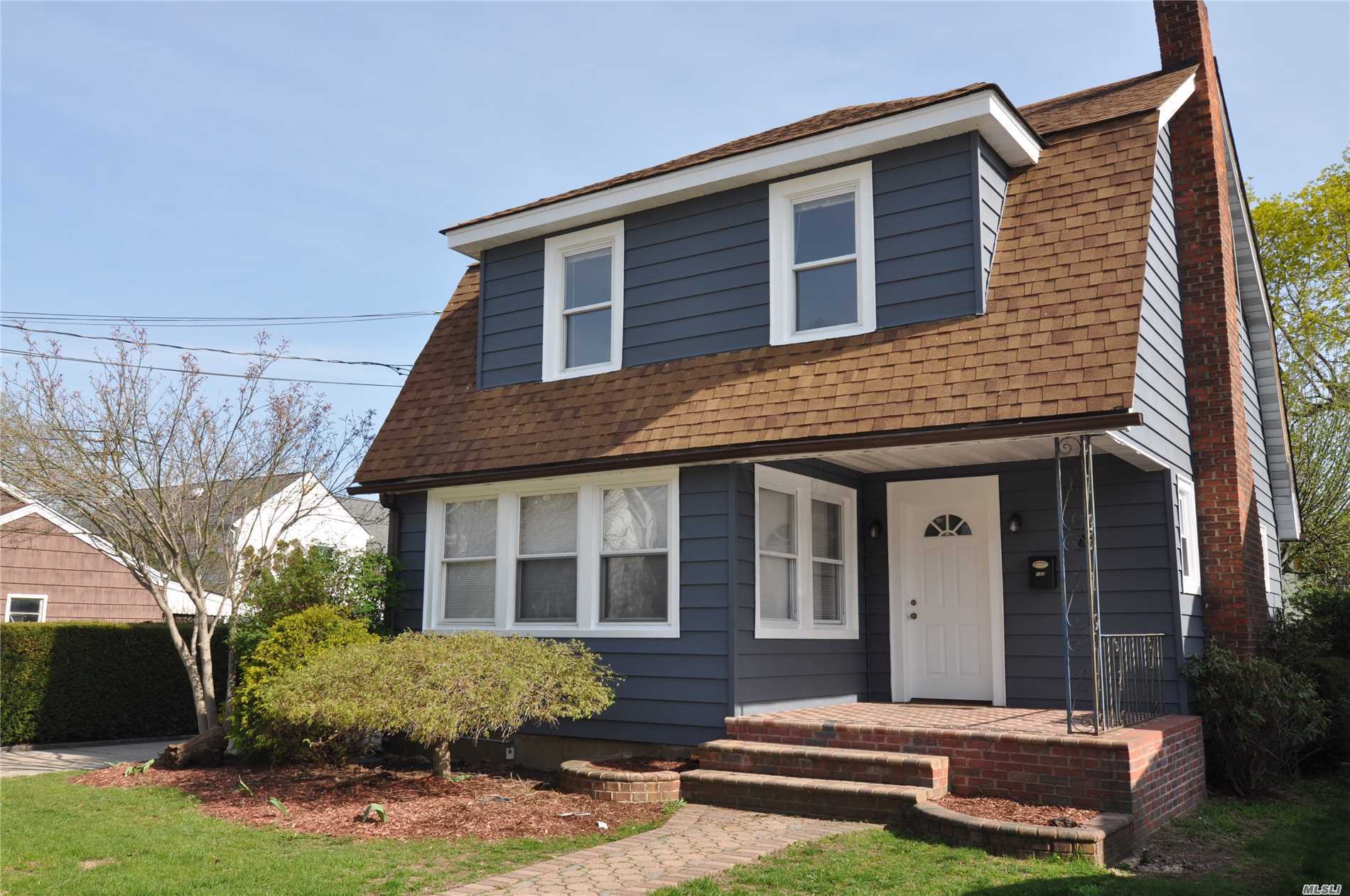 #1 photo, 152 Washburn Avenue, Freeport , NY 11520