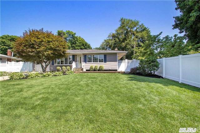 #1 photo, 17 Floral Lane, Саффолк ‖ Saint James , NY 11780