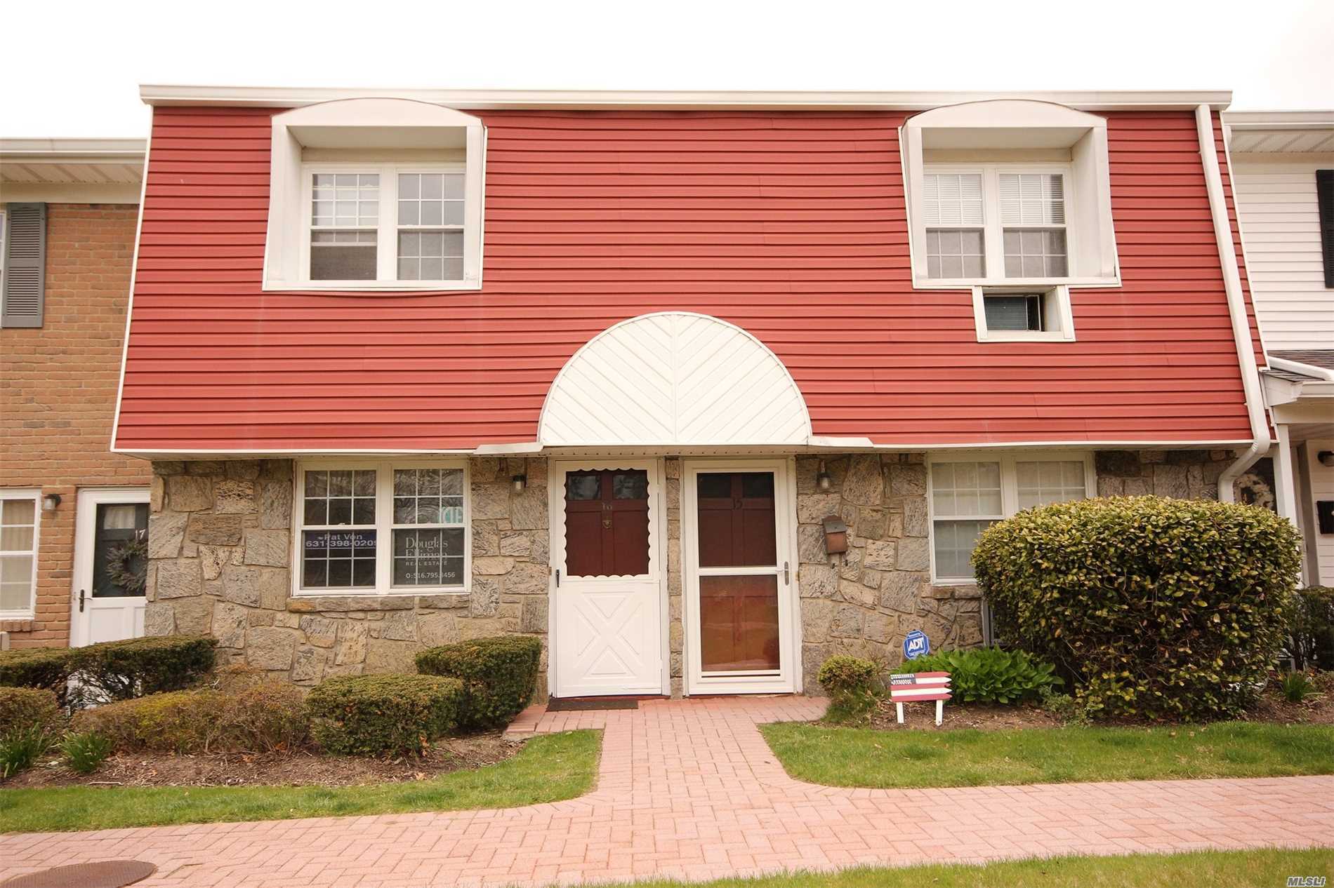 #1 photo, 15 Springwood Drive, מחוז סאפוק North Babylon , NY 11703