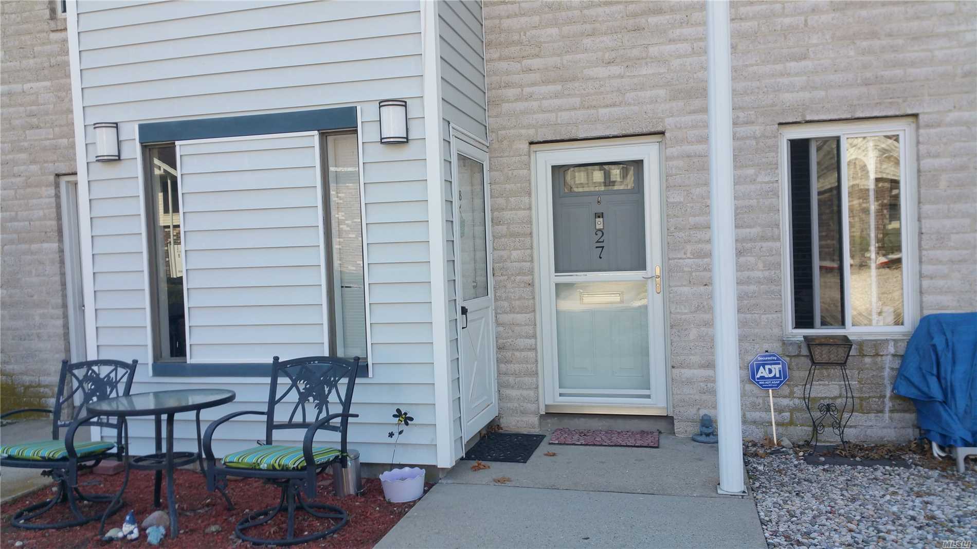 #1 photo, 27 Juniper Court, サフォーク郡 Coram , NY 11727