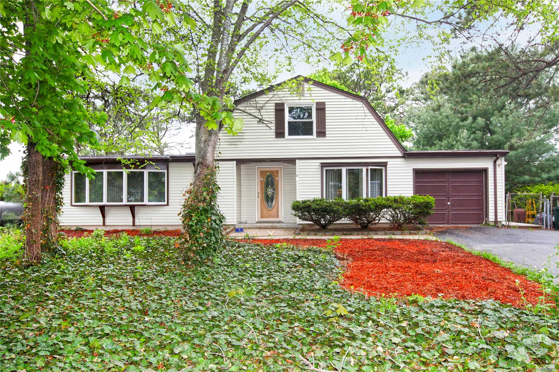 #1 photo, 24 Crooked Pine Drive, سوفولك Medford , NY 11763