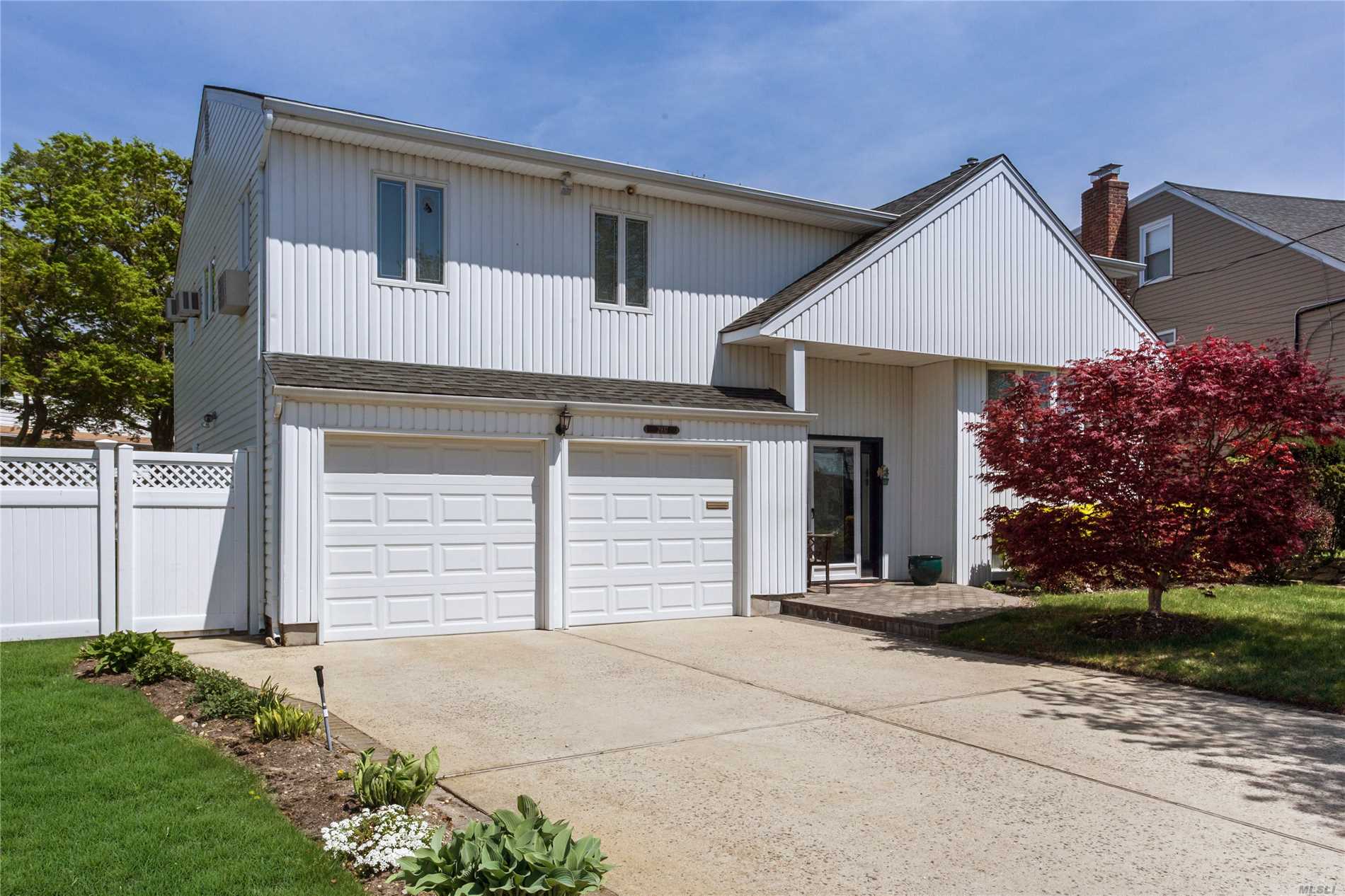 #1 photo, 2937 Clubhouse Road, Merrick , NY 11566