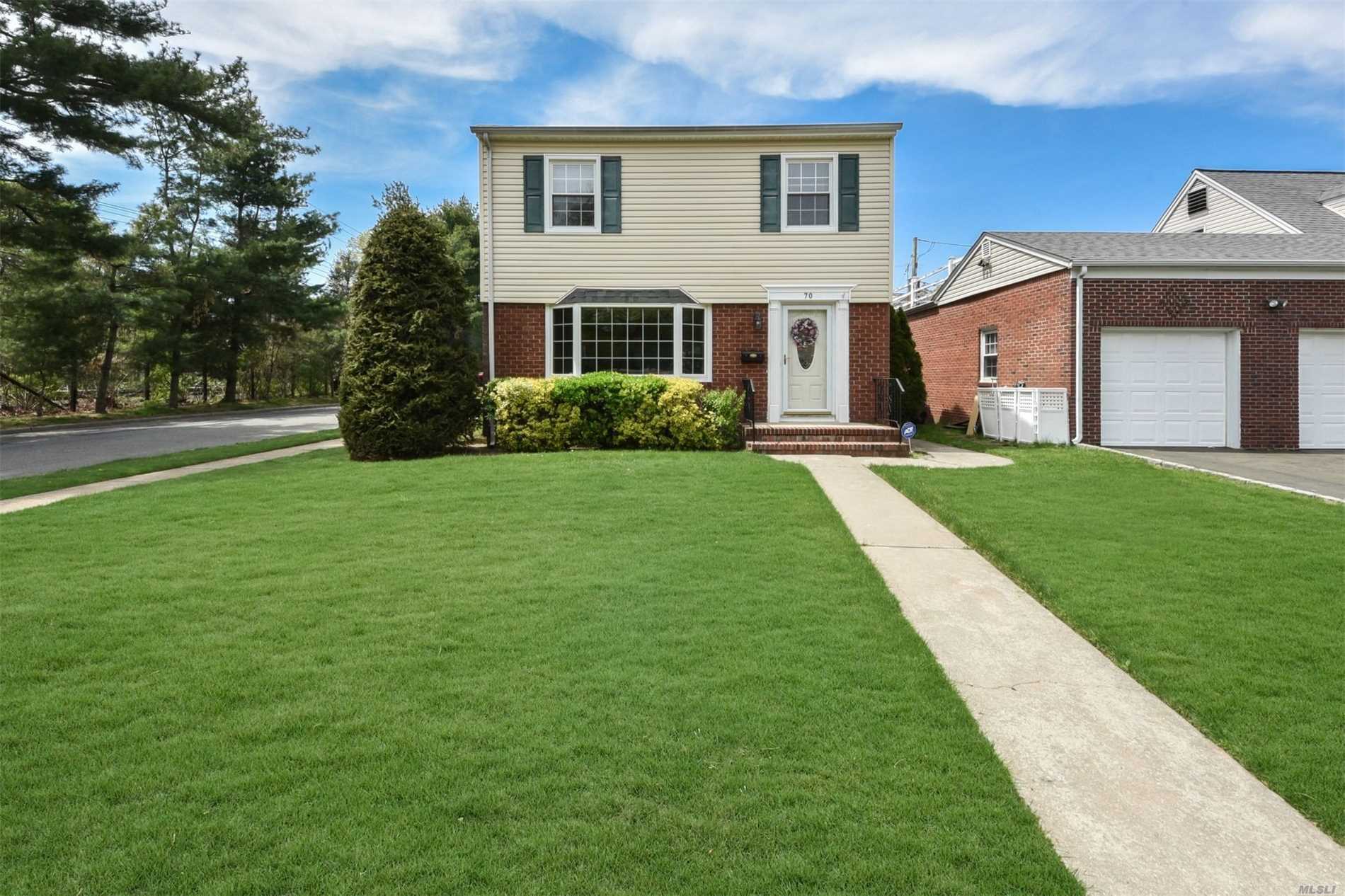 #1 photo, 70 Jackson Street, Garden City , NY 11530