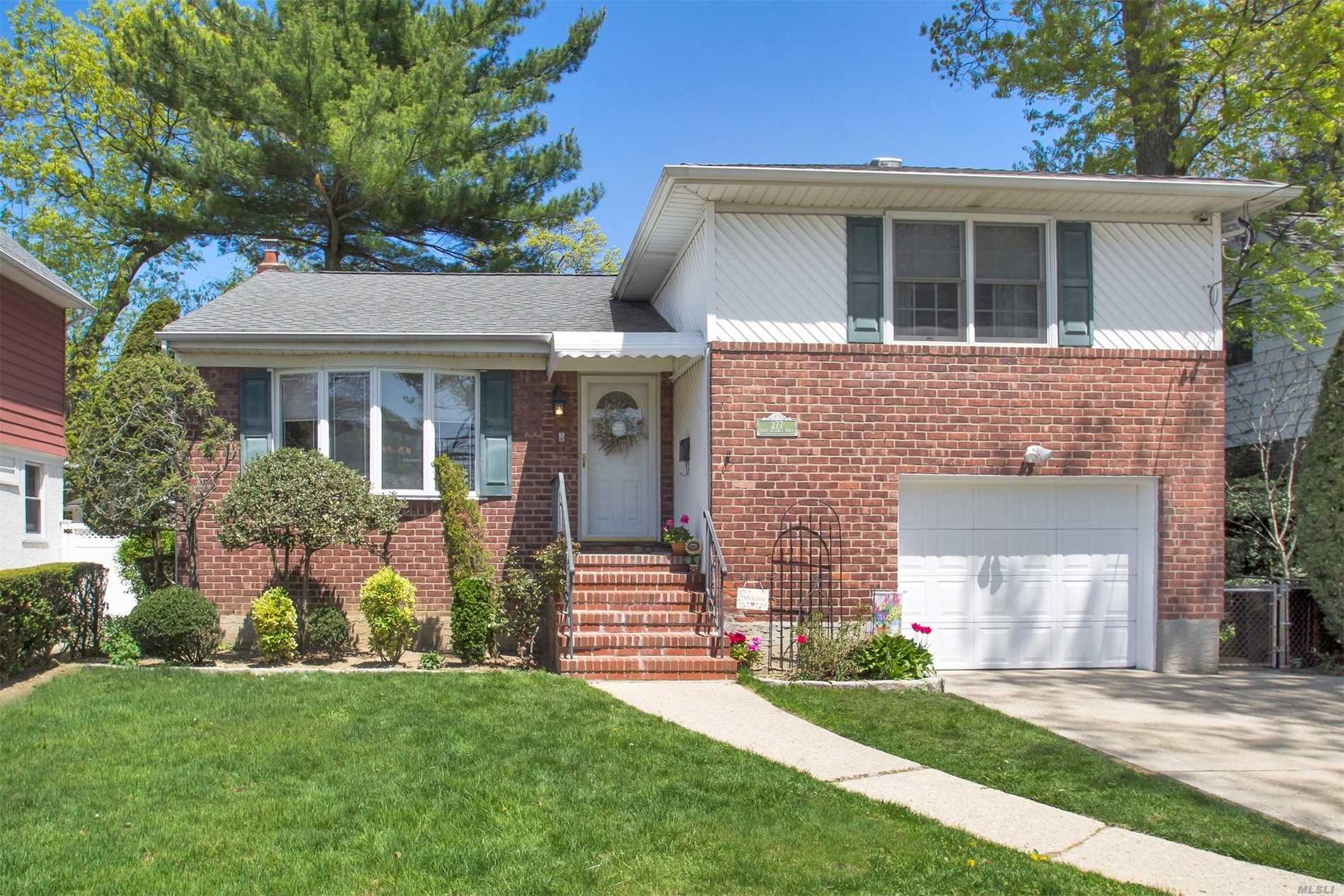 #1 photo, 277 E Beverly Parkway, ナッソー郡 Valley Stream , NY 11580