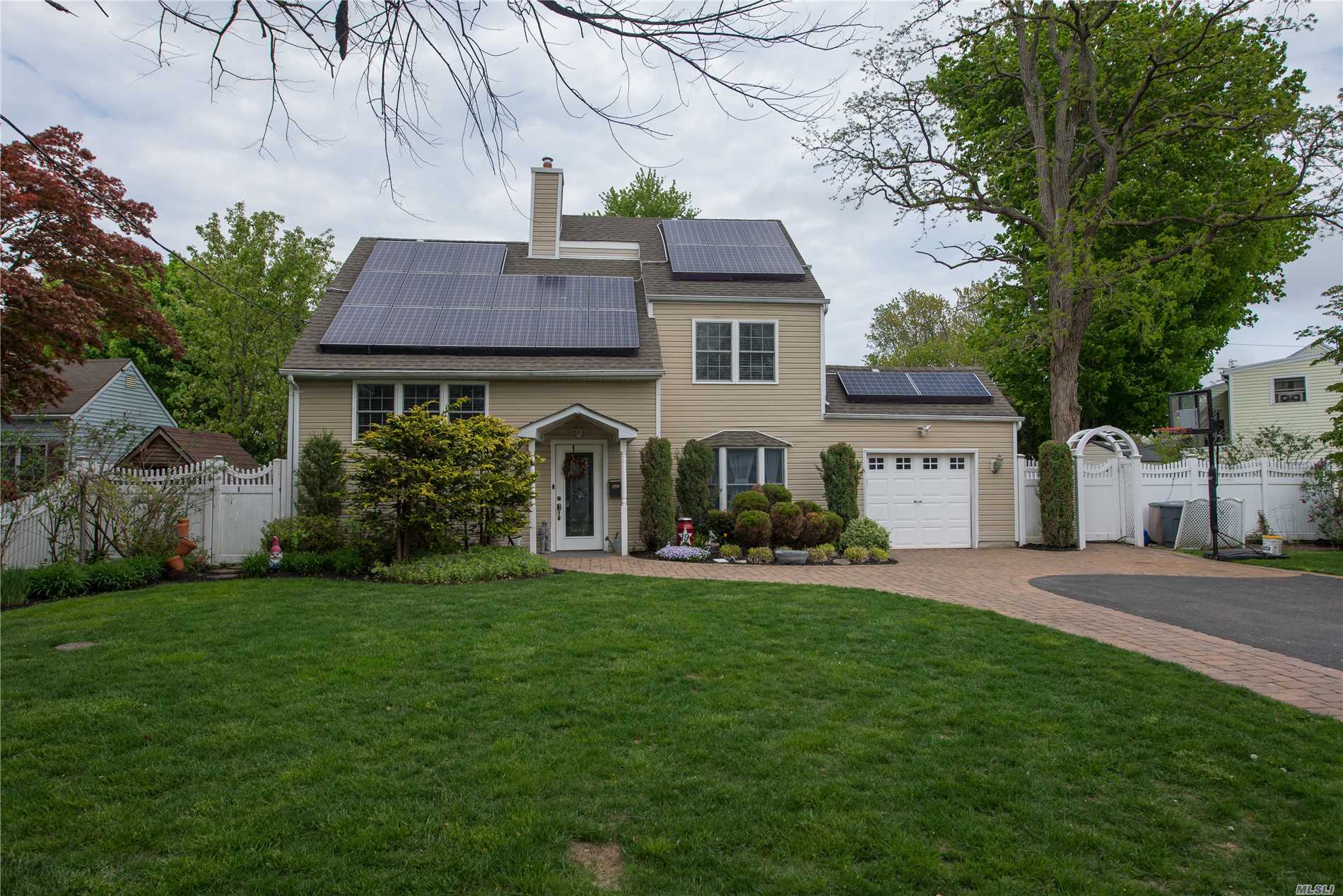 #1 photo, 19 Peachtree Lane, South Huntington , NY 11746