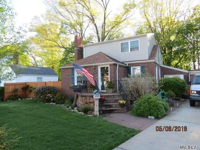 #1 photo, 2350 Willow Street, Wantagh , NY 11793