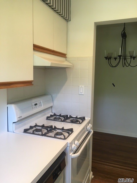 #1 photo, 16 Edwards Street, Roslyn Heights , NY 11577