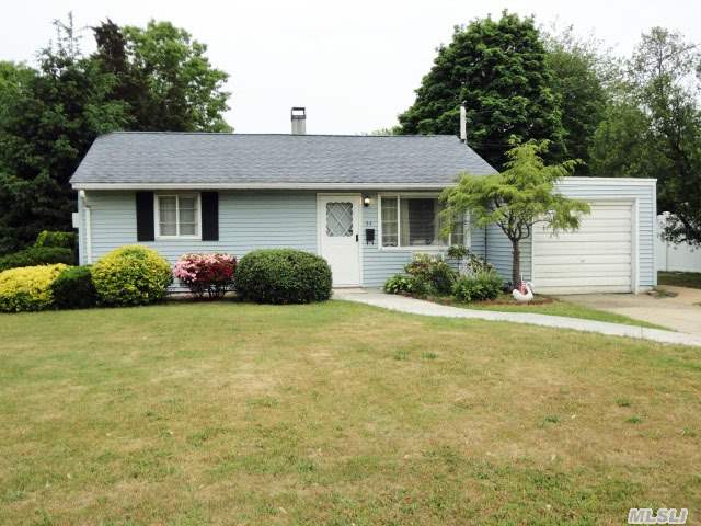 #1 photo, 24 Ridgewood Street, Bay Shore , NY 11706