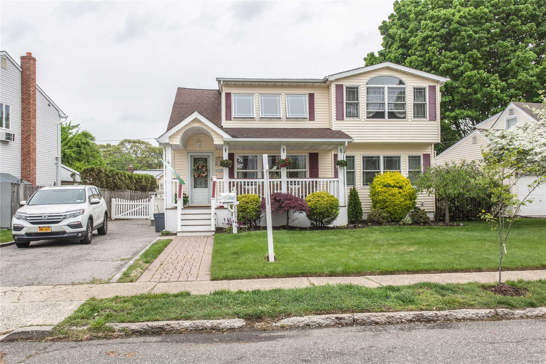 #1 photo, 983 Woodcliff Drive, ナッソー郡 Franklin Square , NY 11010