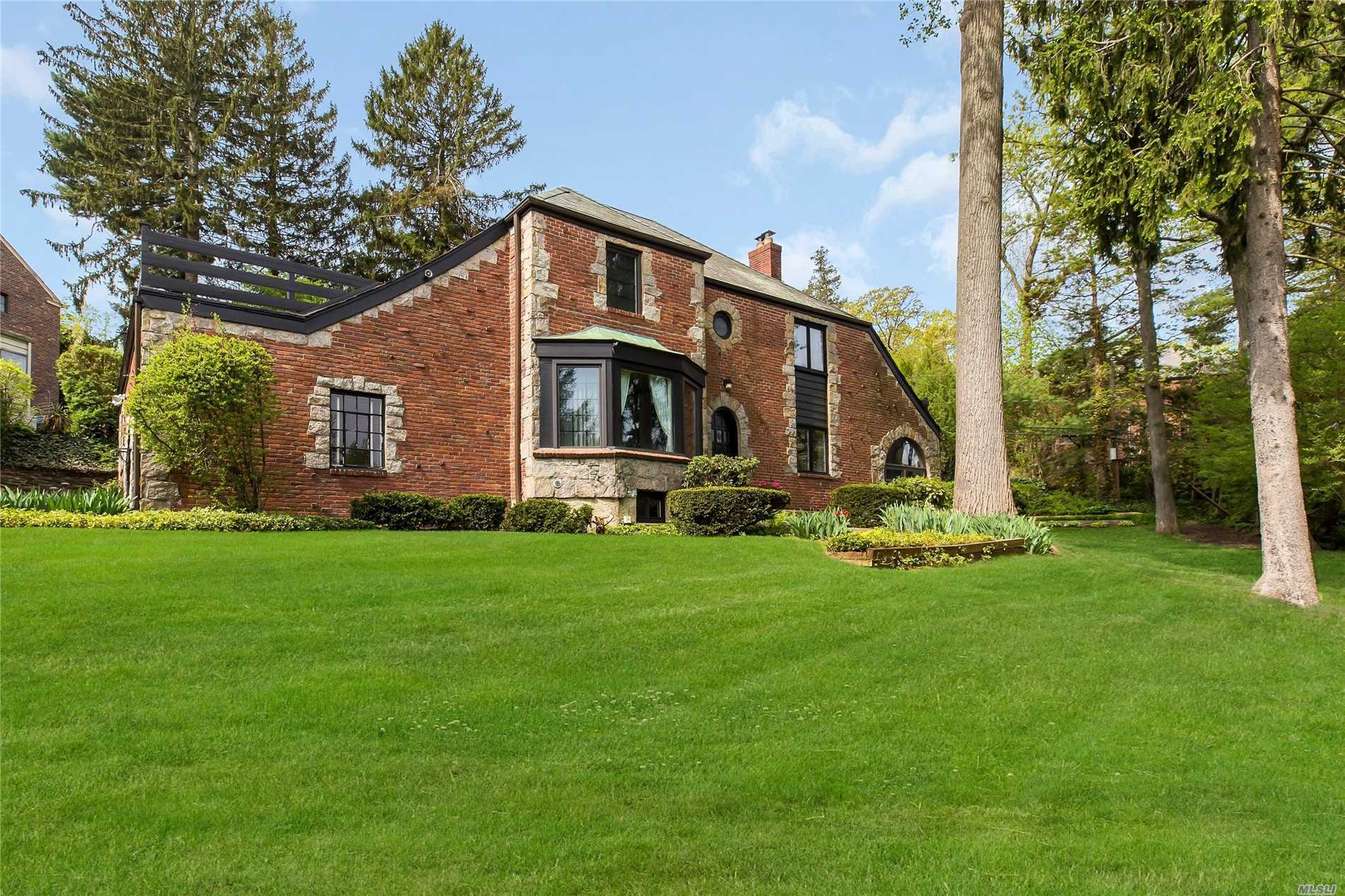 #1 photo, 19 Timber Lane, Manhasset , NY 11030