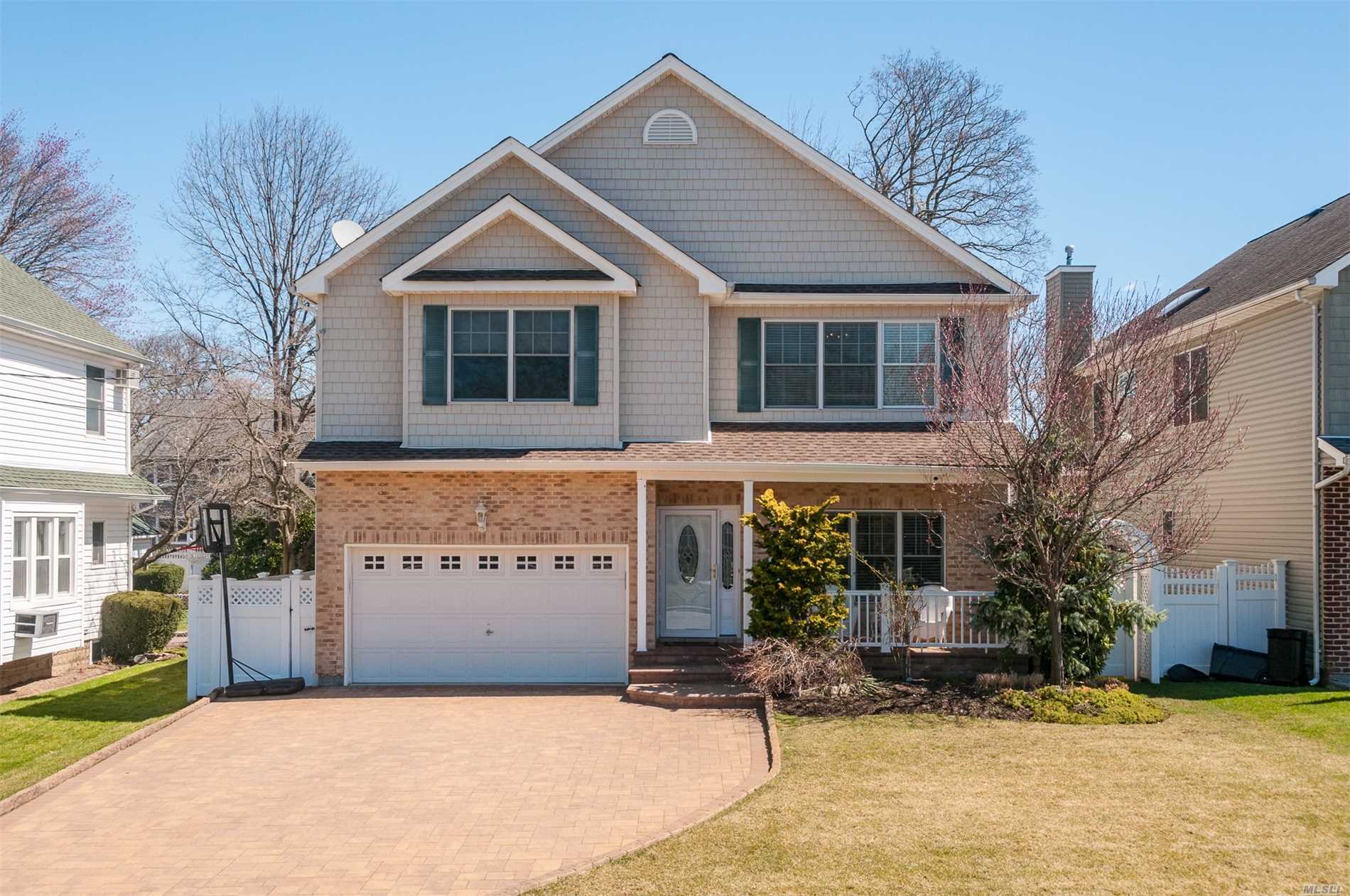 #1 photo, 1605 Maeder Avenue, Merrick , NY 11566