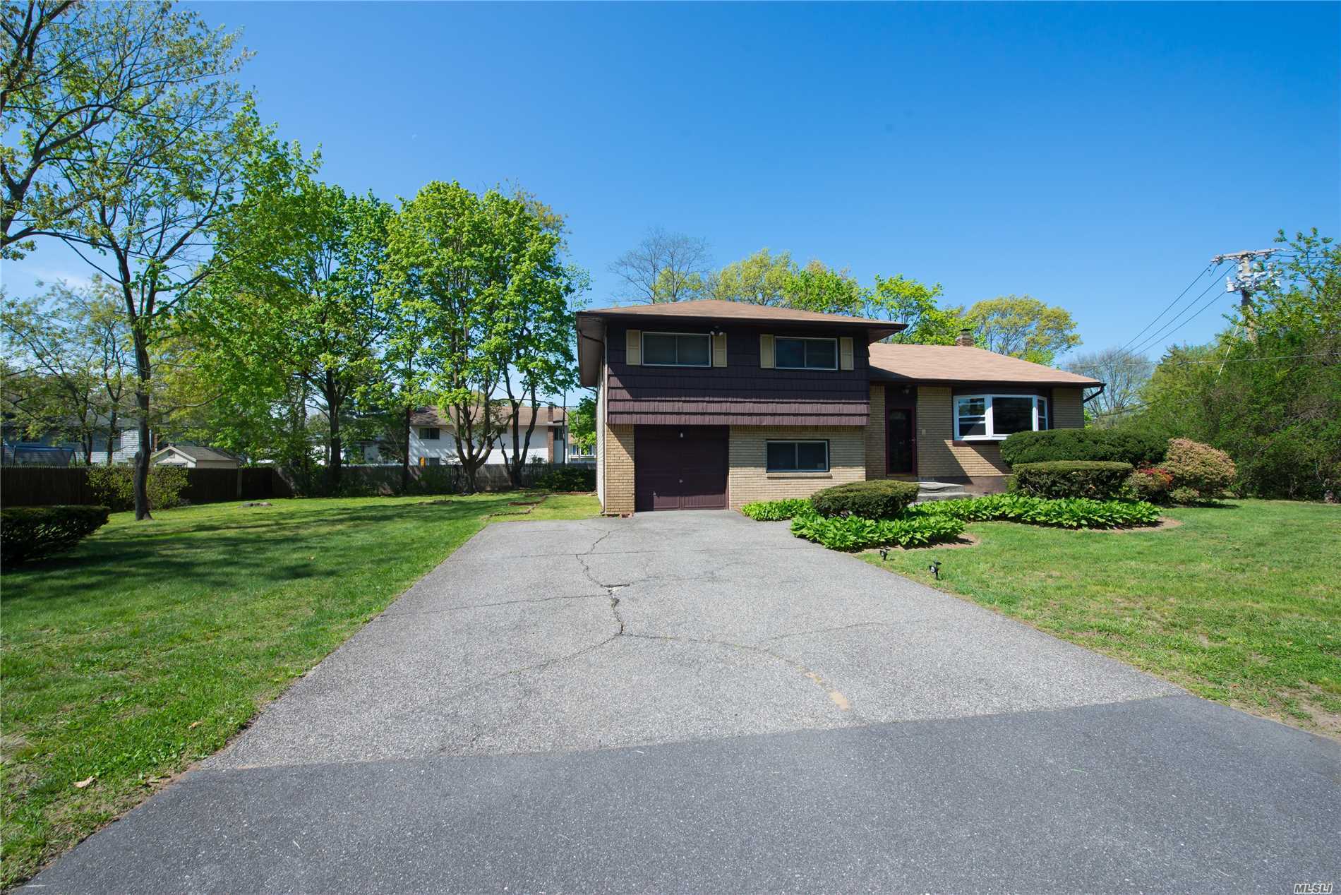 #1 photo, 630 Mount Avenue, W. Babylon , NY 11704