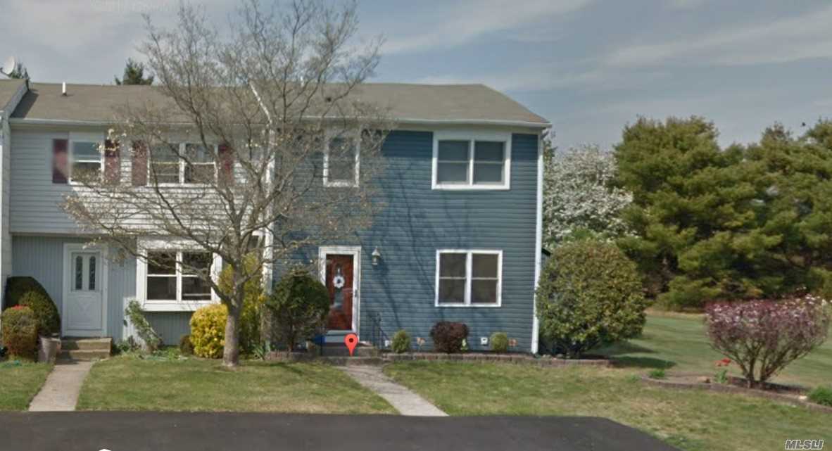 #1 photo, 9 Merrimac Court, सफ़ोक काउंटी Coram , NY 11727