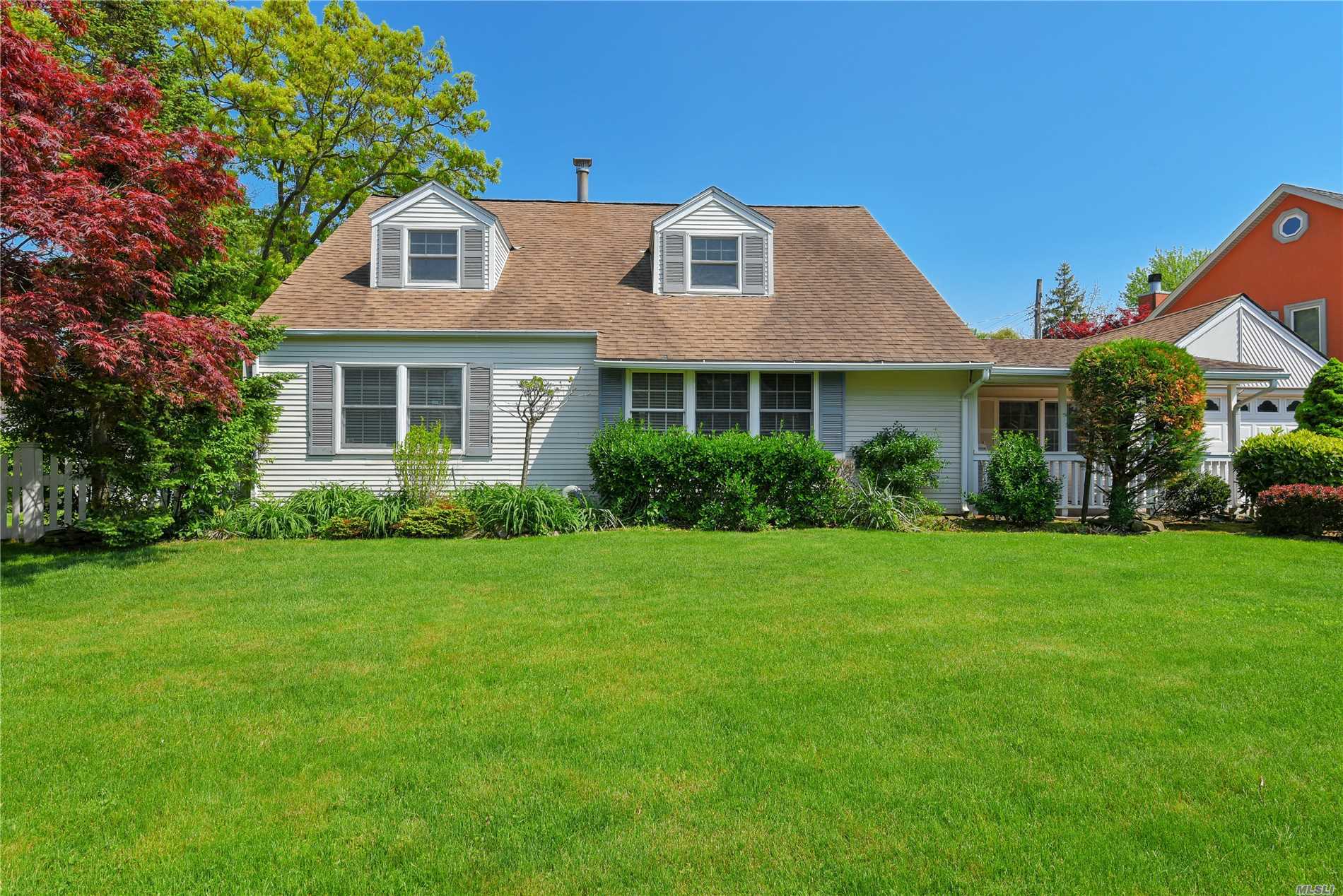 #1 photo, 693 W Wyngate Drive, ナッソー郡 Valley Stream , NY 11580