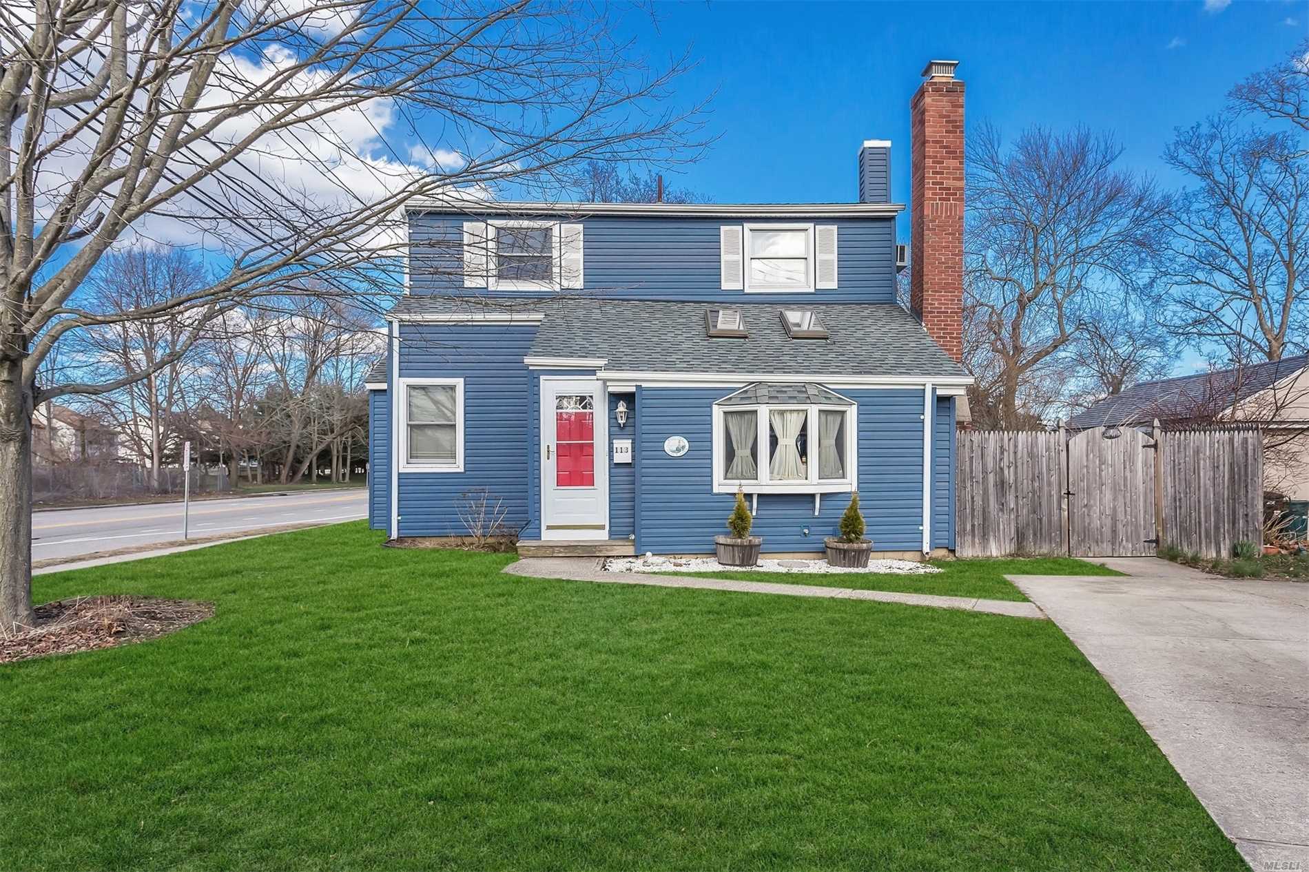 #1 photo, 113 N Ocean Avenue, Саффолк ‖ Islip , NY 11751