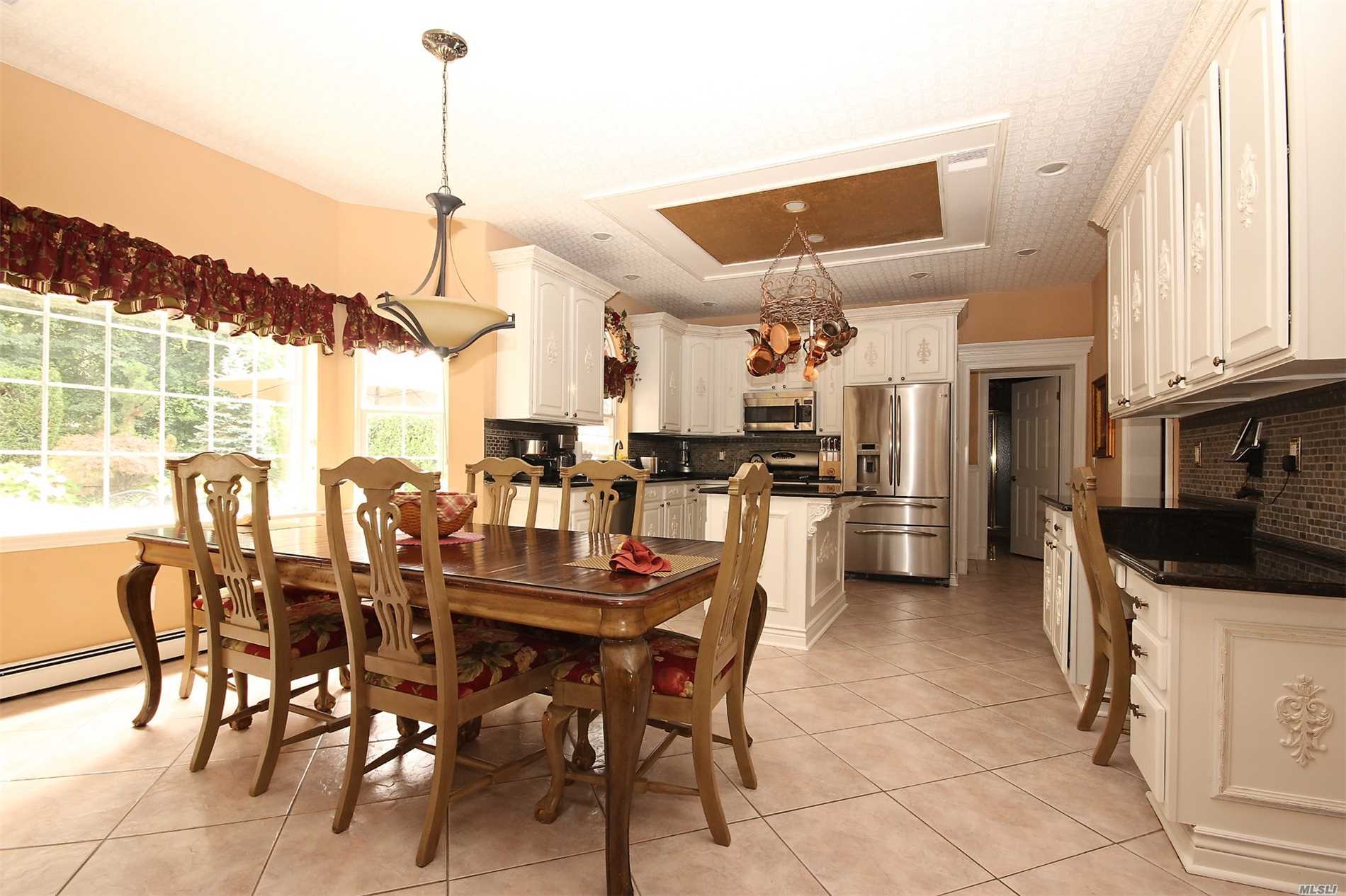 #1 photo, 20 White Cliff Lane, מחוז סאפוק Nesconset , NY 11767