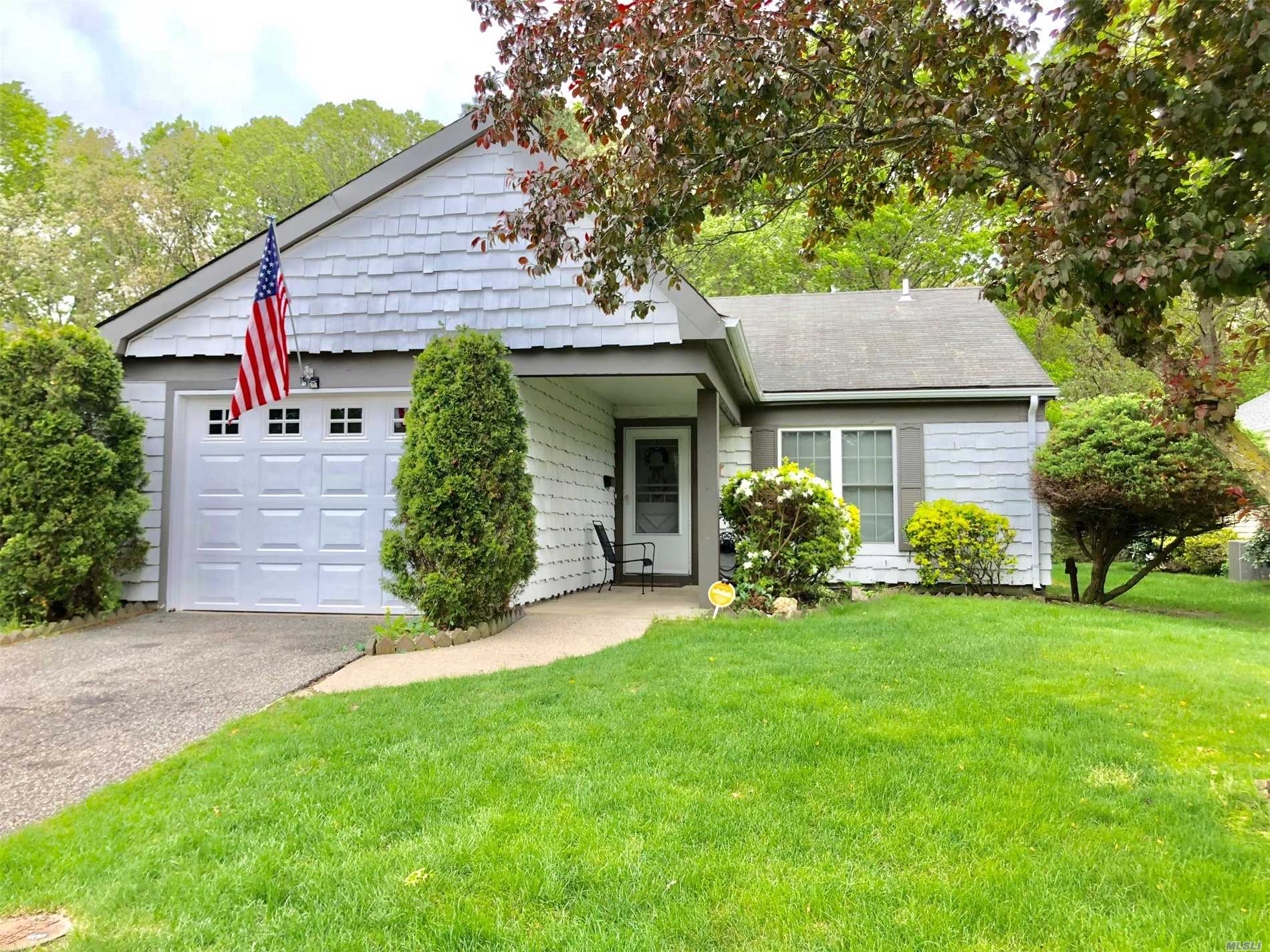 #1 photo, 225 Belfast Lane, Ridge , NY 11961