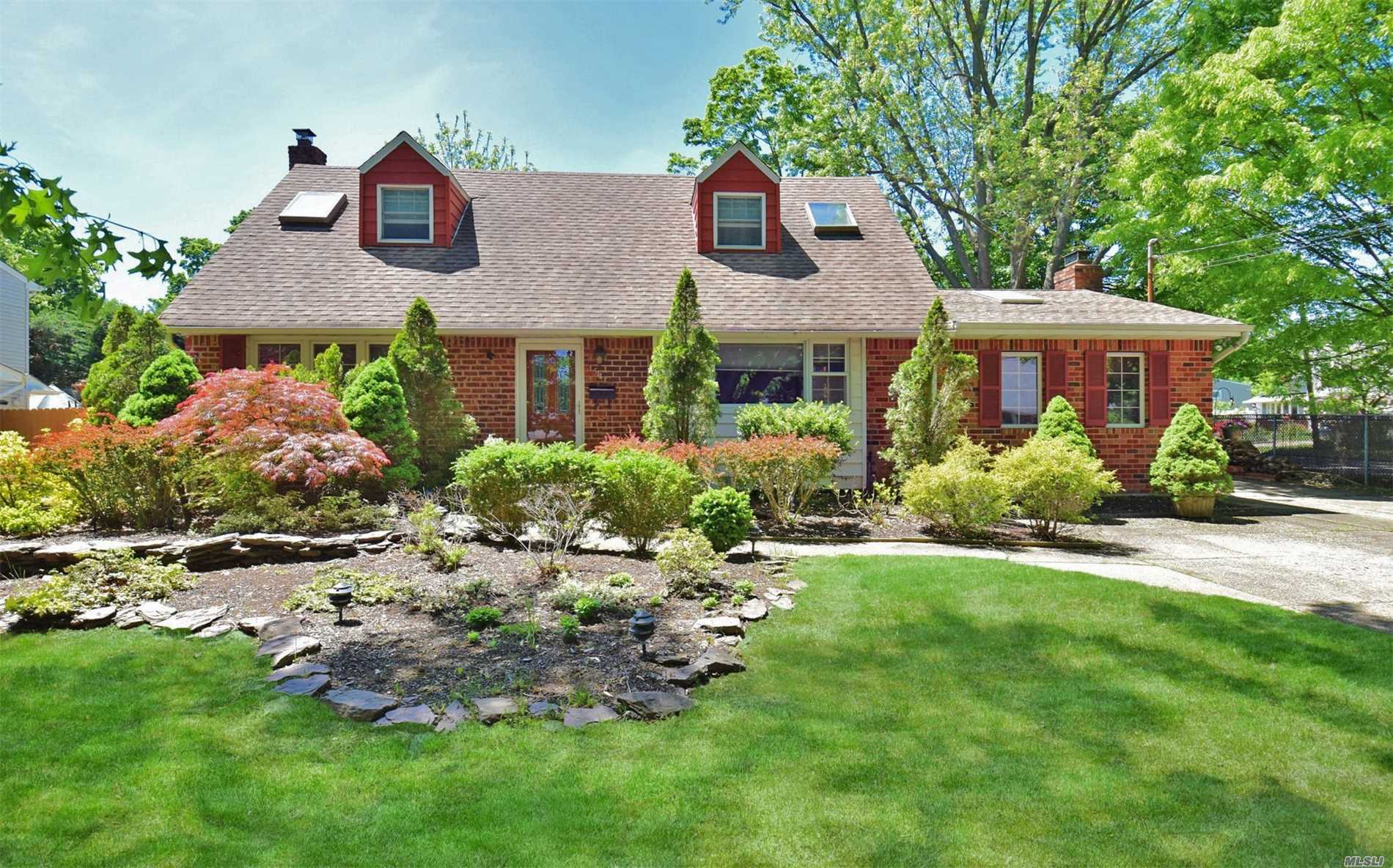 #1 photo, 54 Marvin Lane, Commack , NY 11725