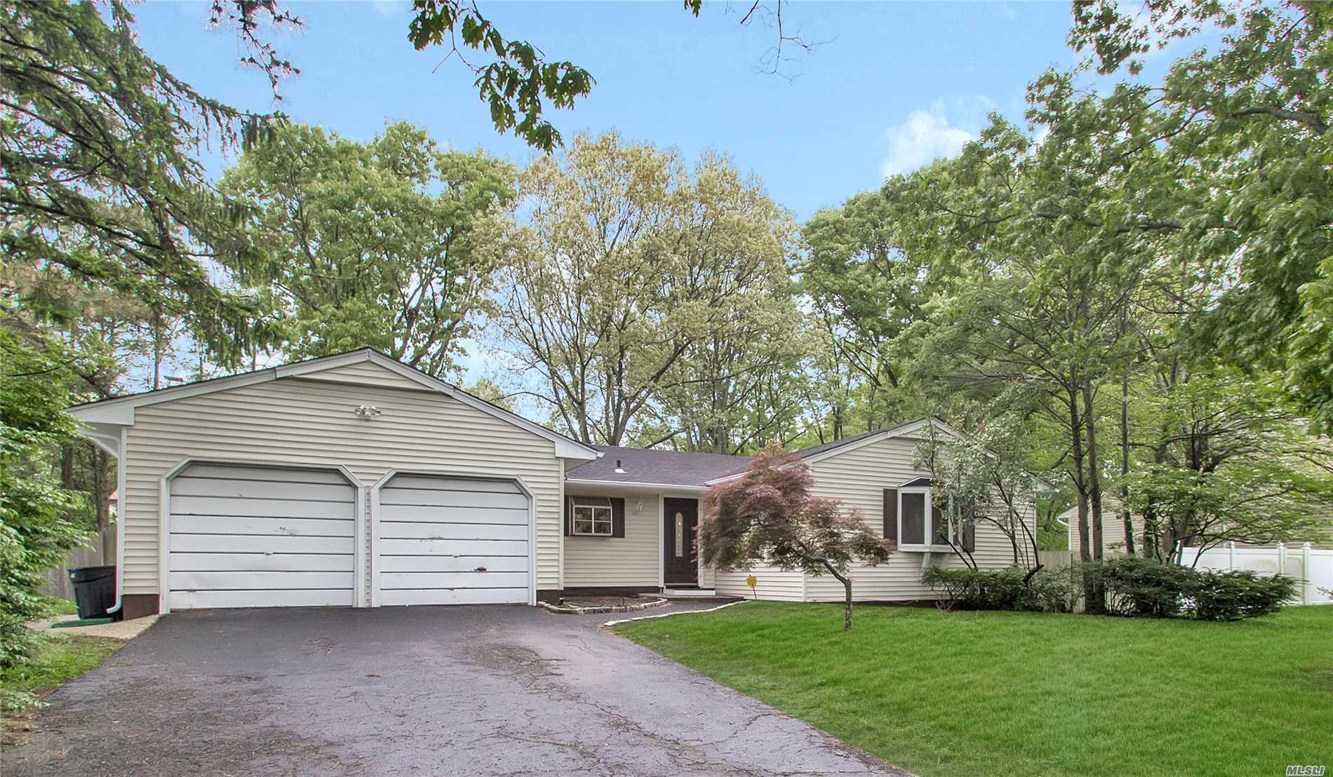 #1 photo, 35 Betty Ann Drive, सफ़ोक काउंटी South Setauket , NY 11720