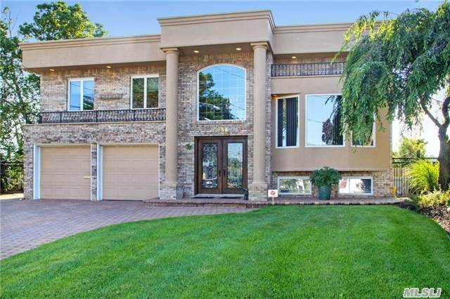 #1 photo, 2956 Clubhouse Rd, Merrick , NY 11566