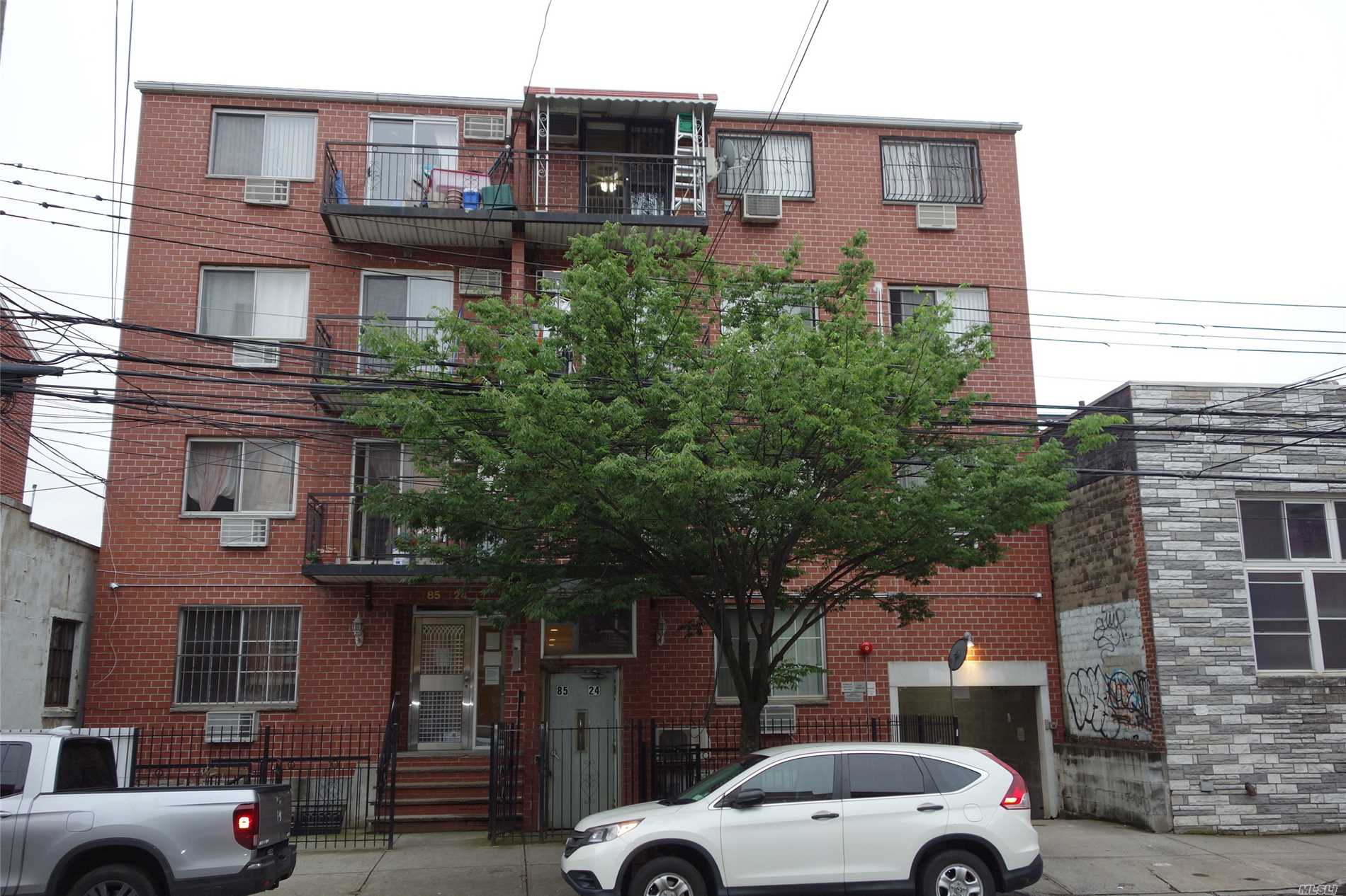 #1 photo, 85-24 57 Avenue, クイーンズ区 Elmhurst , NY 11373