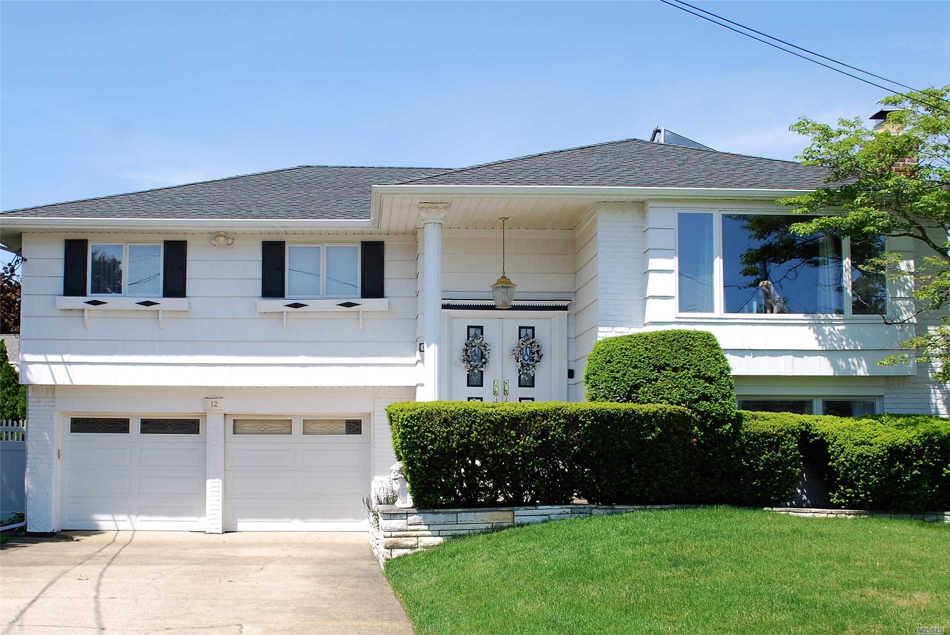 #1 photo, 12 Comet Court, নাসাউ কাউন্টি Massapequa , NY 11758