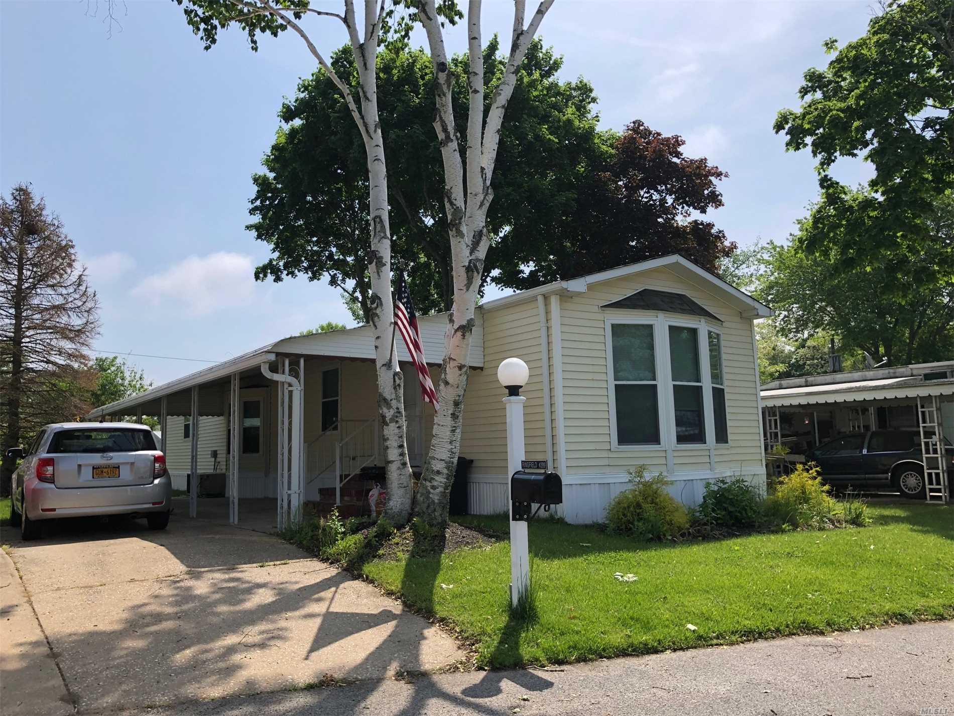 #1 photo, 1661-299 Old Country Road, Riverhead , NY 11901