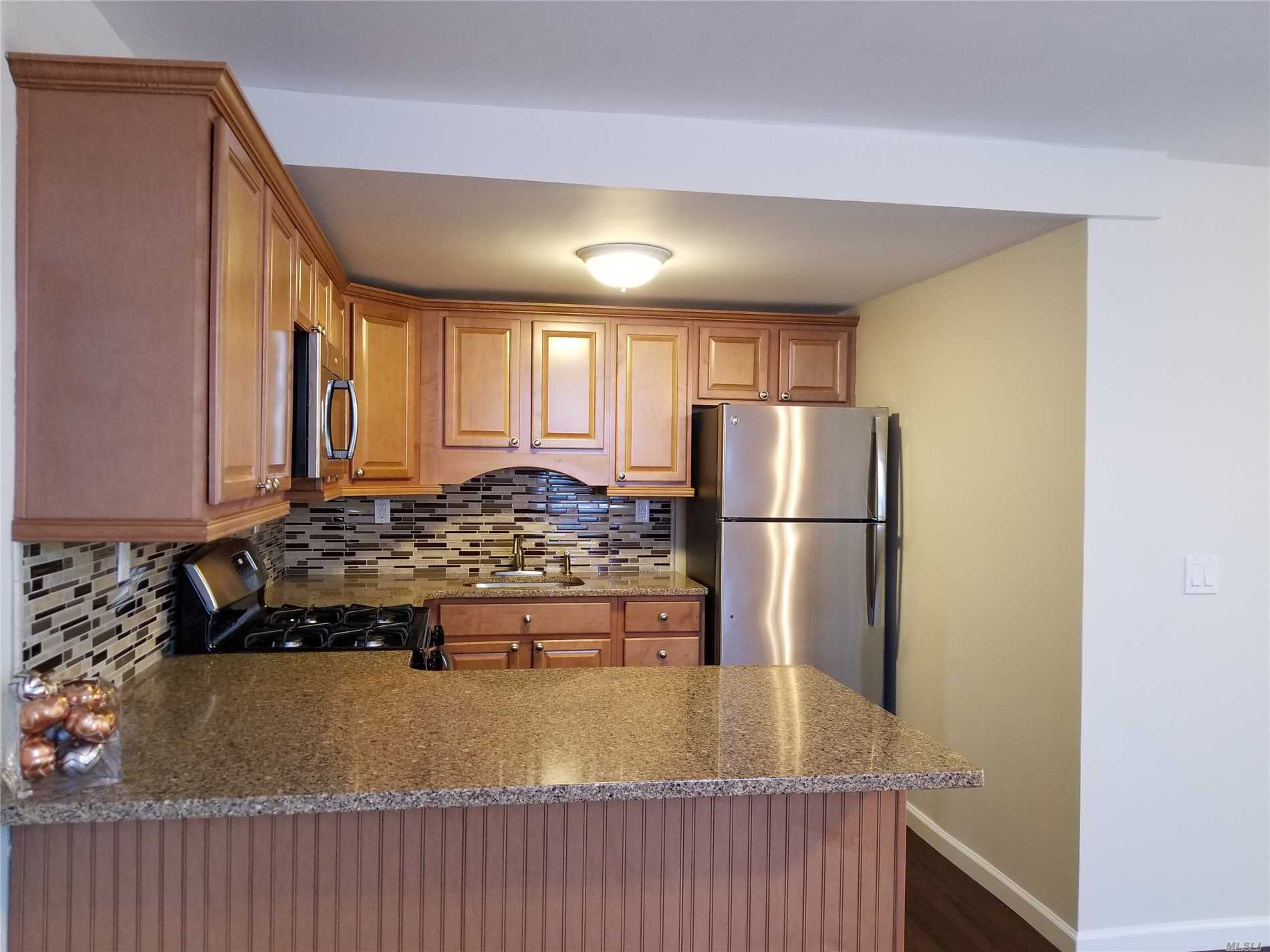 #1 photo, 463 Main Street, Islip , NY 11751