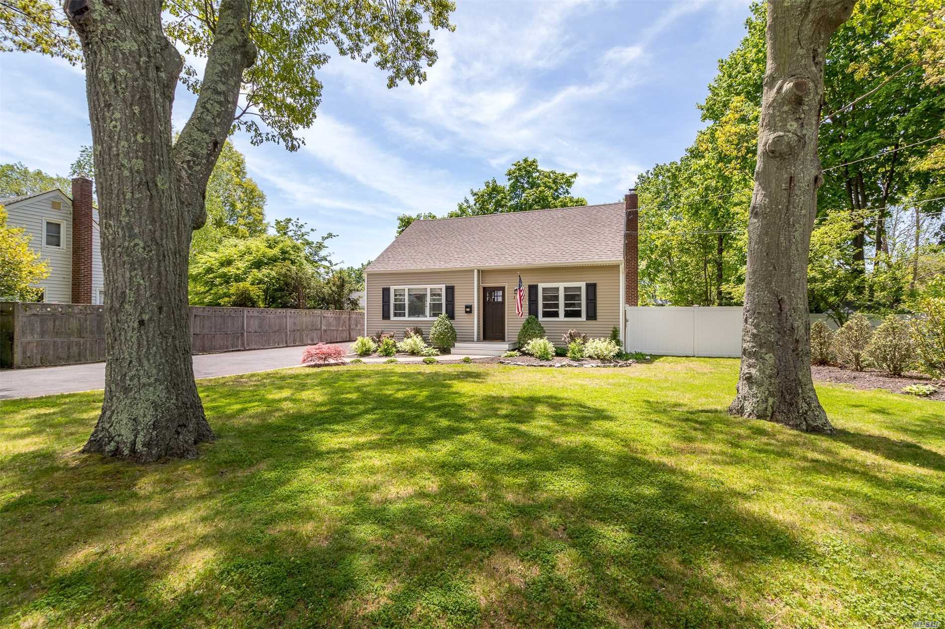 #1 photo, 112 Academy Street, Bayport , NY 11705