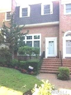 #1 photo, 75 Orchard Street, Manhasset , NY 11030
