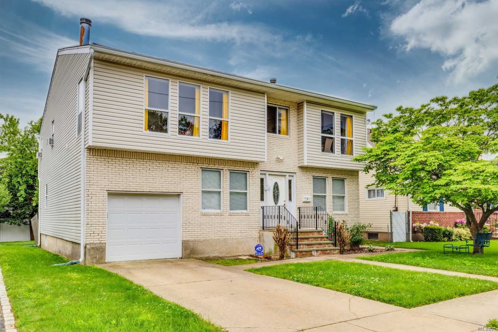 #1 photo, 10 Bedford Avenue, New Hyde Park , NY 11040