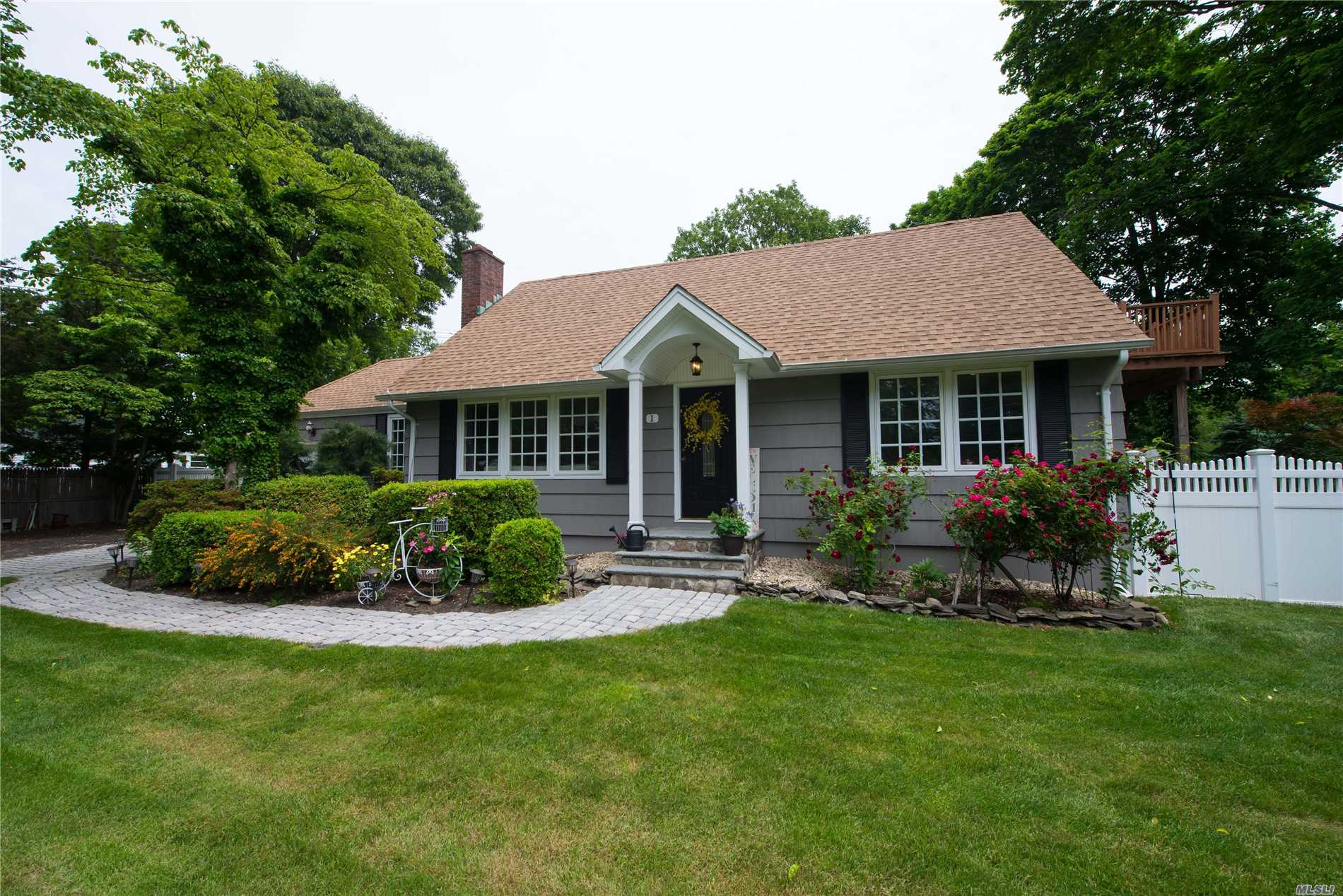 #1 photo, 1 Landry Place, Northport , NY 11768