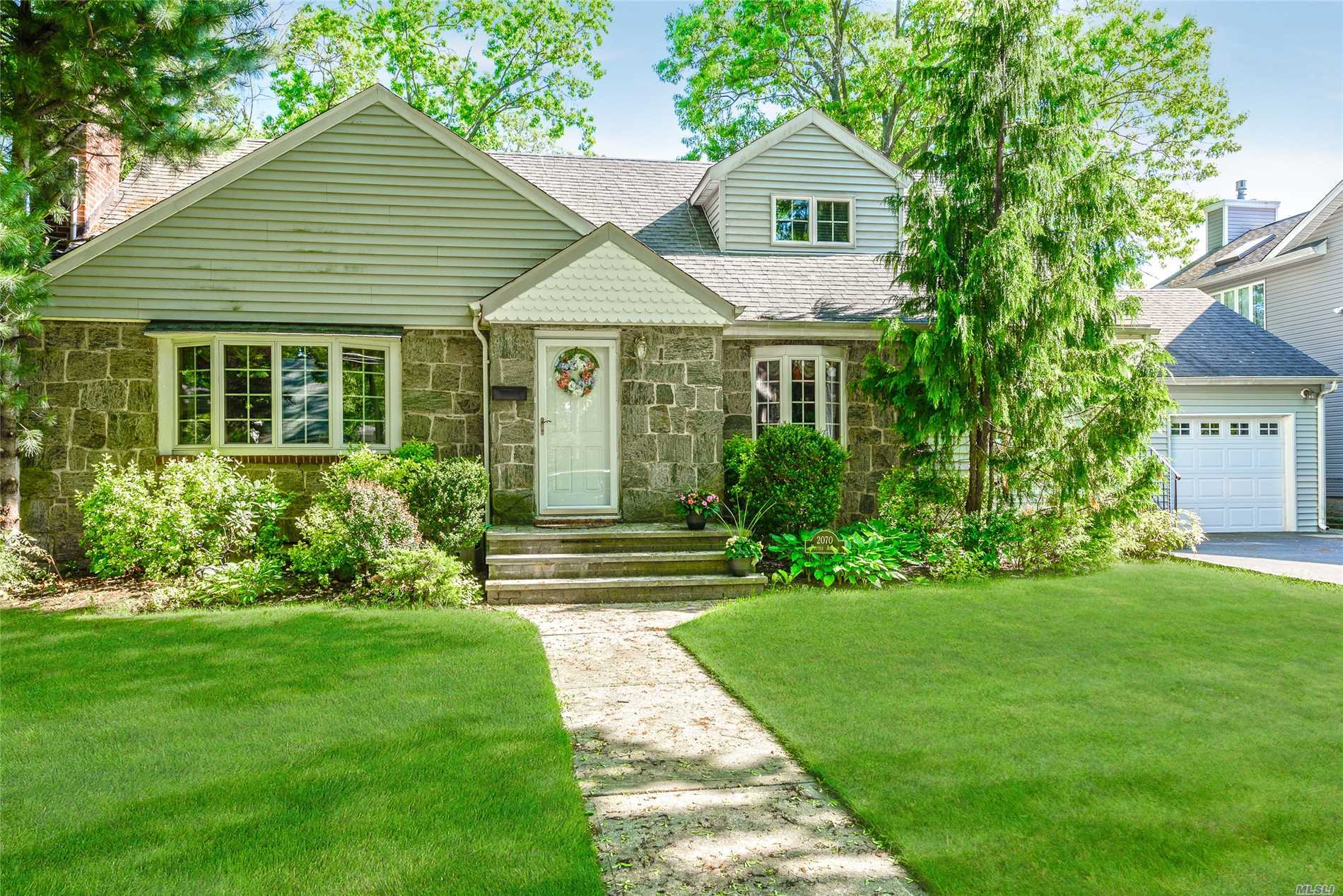 #1 photo, 2070 Potter Avenue, North Merrick , NY 11566