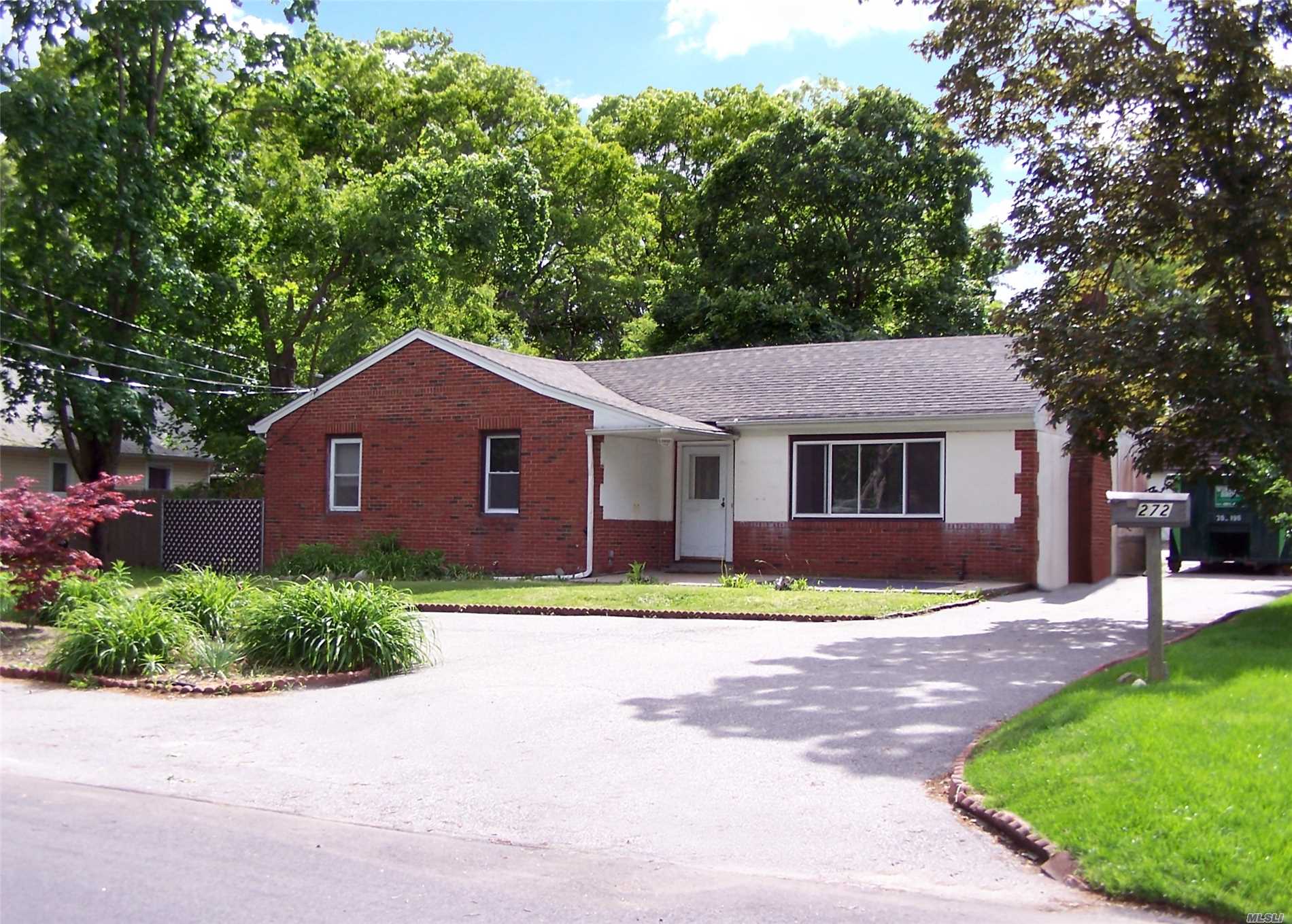 #1 photo, 272 Munsell Road, East Patchogue , NY 11772