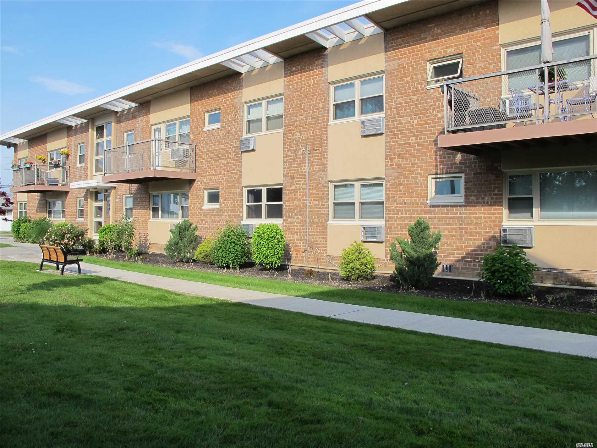 #1 photo, 4 Rose Street, ナッソー郡 Oceanside , NY 11572