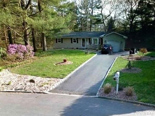 #1 photo, 7 Patricia Court, 東長島 Middle Island , NY 11953