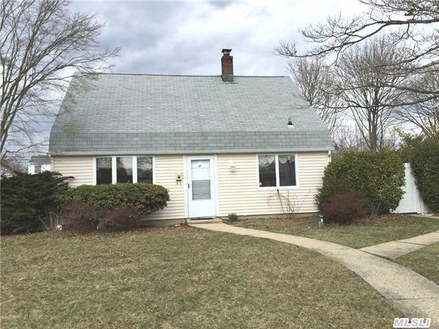 #1 photo, 47 Dogwood Lane, Levittown , NY 11756