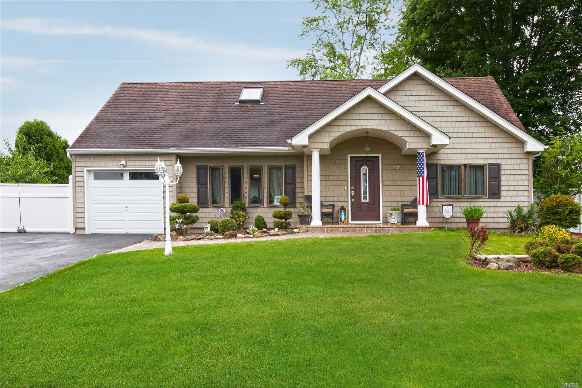 #1 photo, 12 Yardley Lane, Nesconset , NY 11767