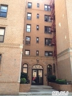 #1 photo, 35-63 88 Street, クイーンズ区 Jackson Heights , NY 11372