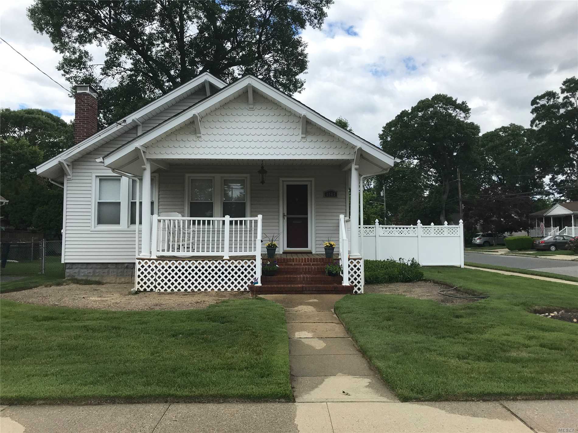 #1 photo, 142 Or1849 Smith Street, 長島 Merrick , NY 11566