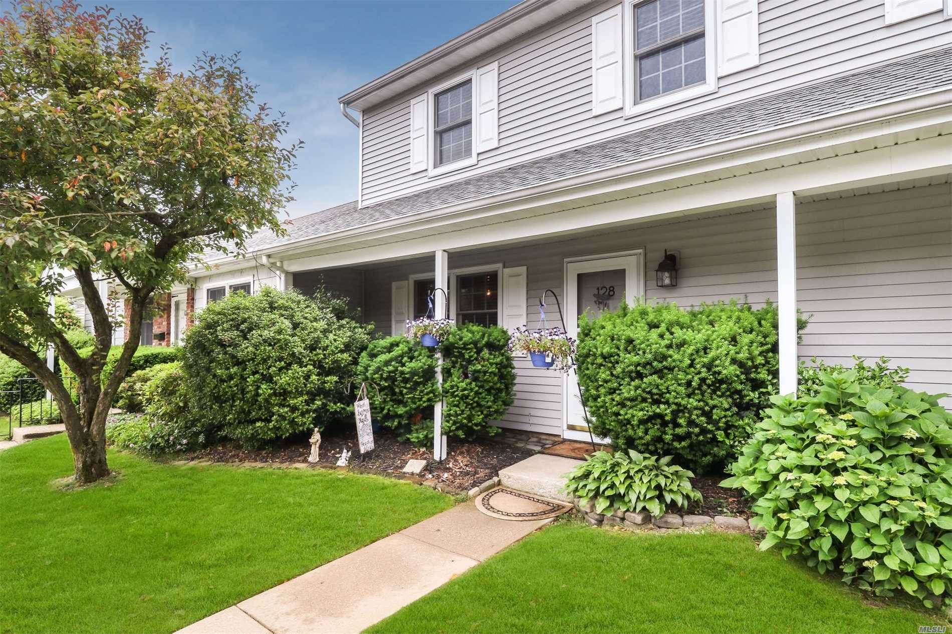 #1 photo, 128 Barn Run Court, 東長島 亨廷顿站 Huntington Station , NY 11746