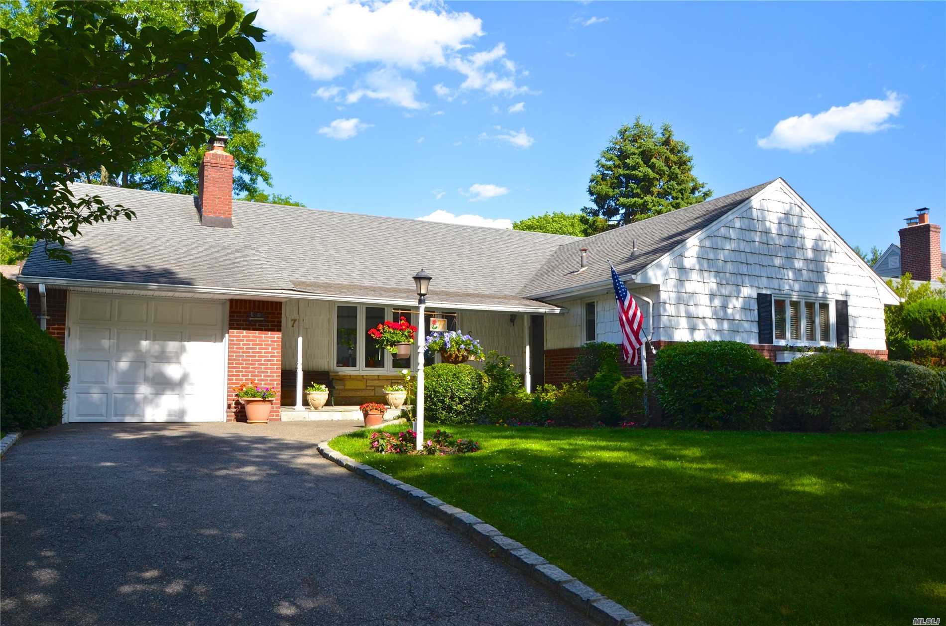 #1 photo, 77 Monroe Street, 长岛 花园城 Garden City , NY 11530