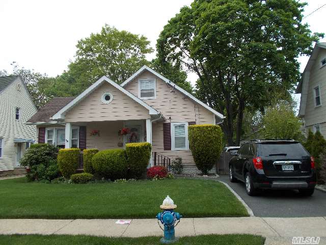 #1 photo, 661 Stowe Avenue, Baldwin , NY 11510