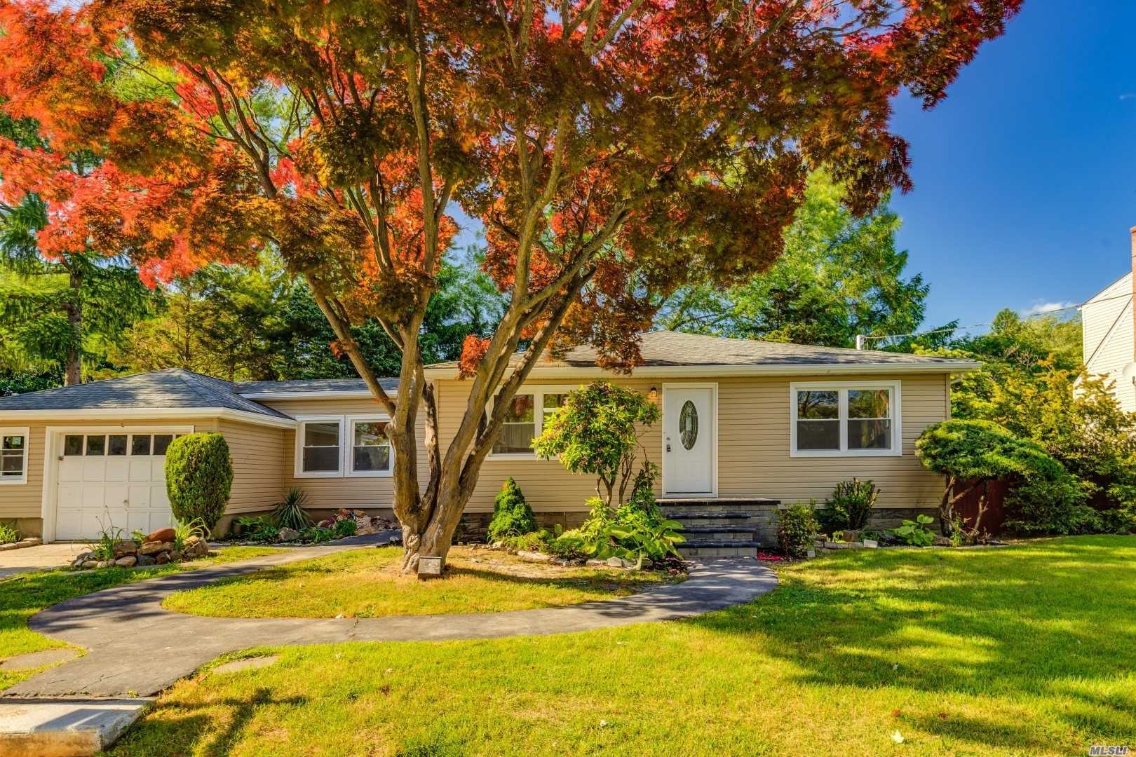 #1 photo, 161 Arthur Avenue, سوفولك W. Babylon , NY 11704