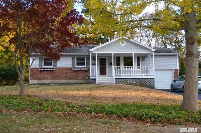 #1 photo, 115 Foxdale Lane, Саффолк ‖ Port Jefferson , NY 11777